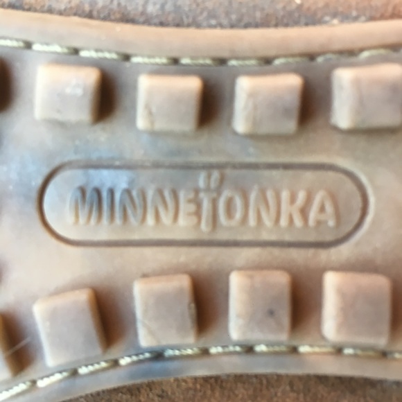 Minnetonka double fringe LEATHER boots - Picture 7 of 7